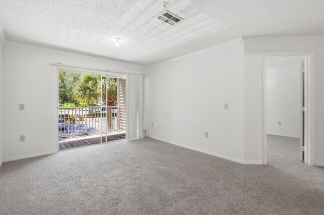 Building Photo - 4240 Summer Landing Dr