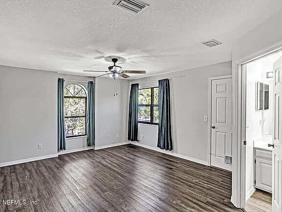 Building Photo - 120 Wippletree Ct