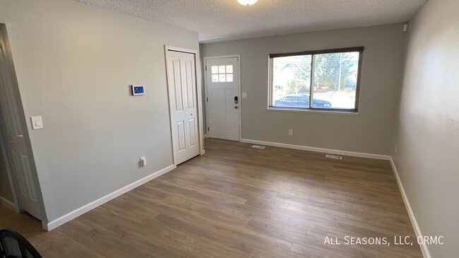 Building Photo - 966 Candlestar Loop S