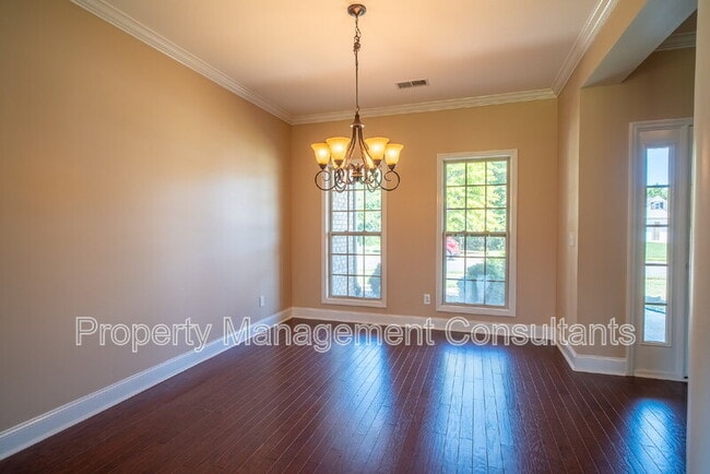 Building Photo - 178 Sarah Jane Dr