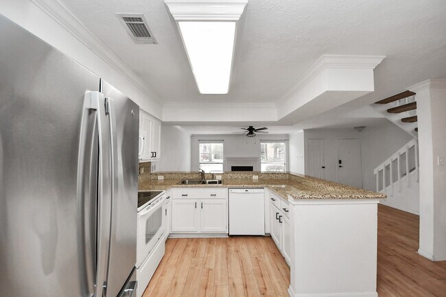 Building Photo - 12755 Mill Ridge Dr