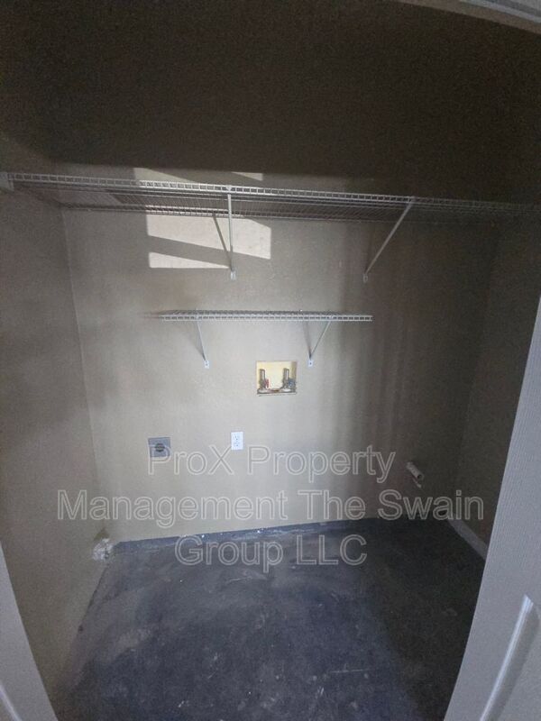 Building Photo - 1428 Bluff Loop