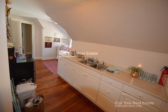 Building Photo - 24 Crosby Rd