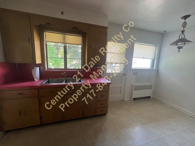 Building Photo - 3 BR, 3 Bath home in Red Lion School District