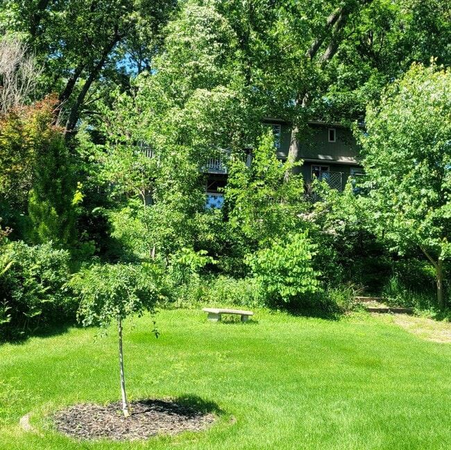 Building Photo - Five Bedroom Home on Portage Creek