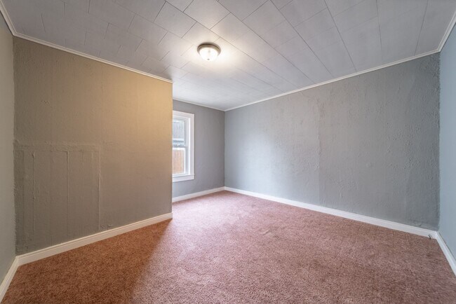 Building Photo - 409 Racine St