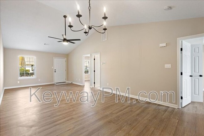 Building Photo - 517 Edgecliff Ln