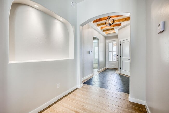 Building Photo - Beautiful East side House 4 bed-2.5 baths, part of The  Club that includes Swimming Pool, Gym, Te...