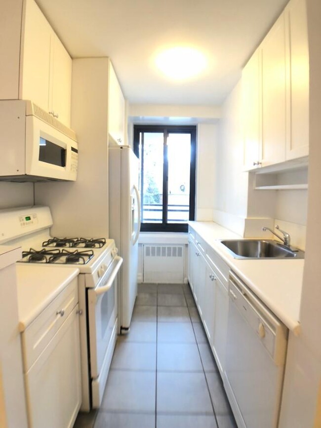 Building Photo - 1 bedroom in New York NY 10037