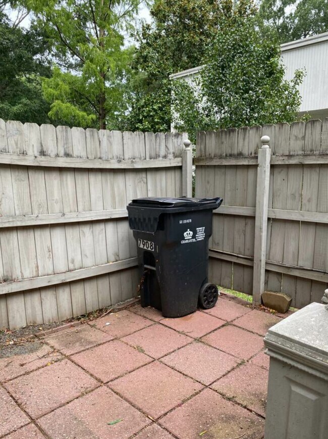 Building Photo - Rooms for rent in Apex