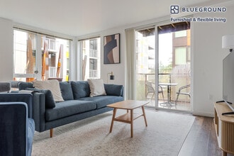 Building Photo - 12282 NE 12th Ln