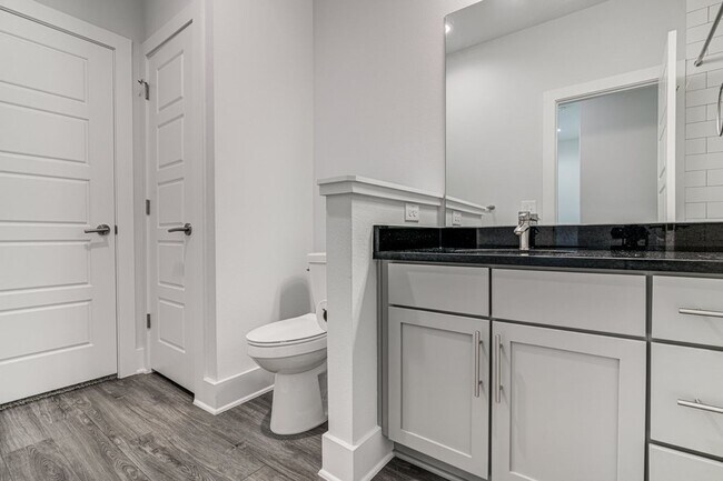 Building Photo - Super Cute South Austin 3/2.5 Condo, built...