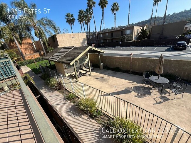 Building Photo - 1065 Estes St