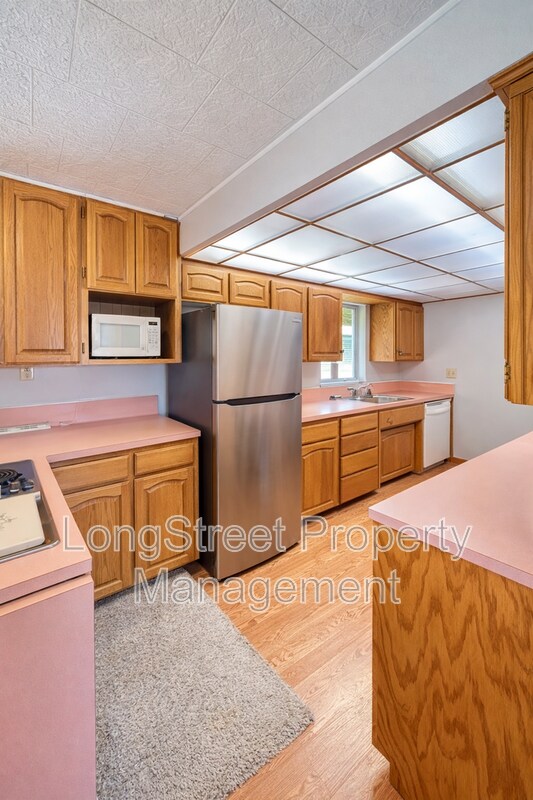 Building Photo - 2917 Takena St SW