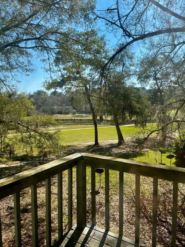Building Photo - Spacious 2 Bedroom/1 Bath is located off of Hiliman Golf Course