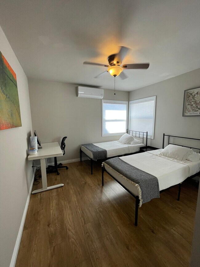 Building Photo - 6421 Carthage St