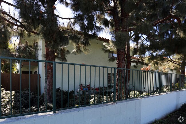 Building Photo - Vista Serena