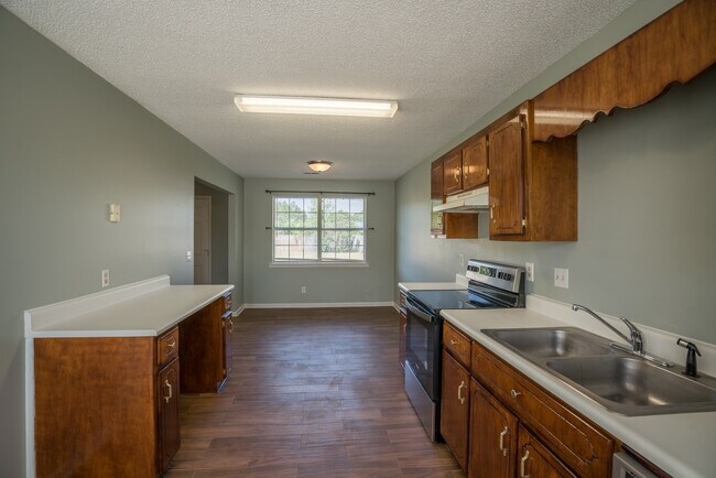 Building Photo - 1464 Flo Zechman Dr