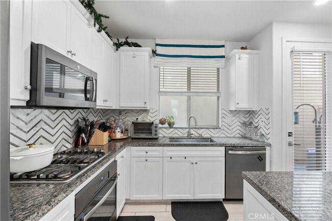 Building Photo - 2265 Apple Ct