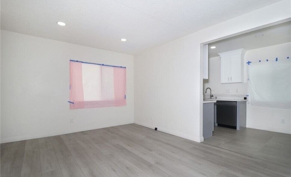 Building Photo - 2309 Johnston St