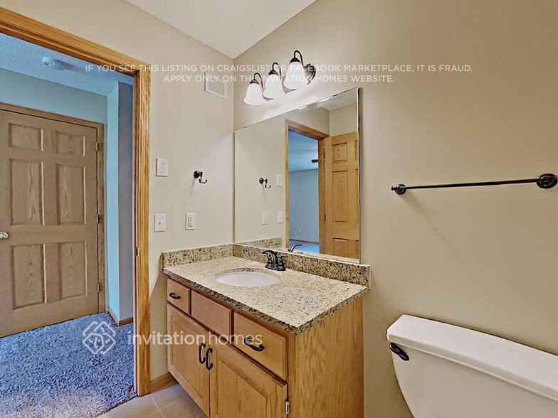 Building Photo - 5043 Ladyslipper Ave N