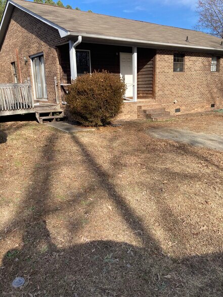 Building Photo - 211 Butterfly Dr