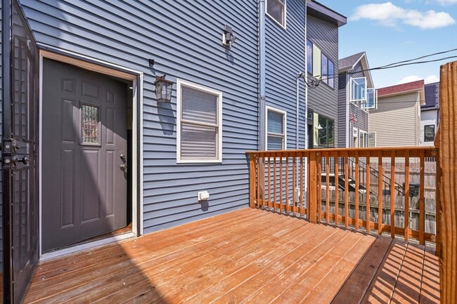 Building Photo - 6547 S Langley Ave