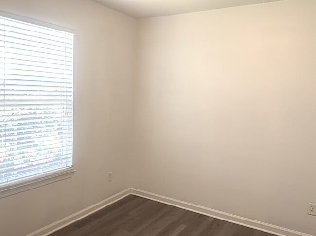 Building Photo - 1516 Clover Ridge Ct