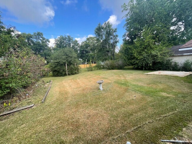 Building Photo - 660 Enfield Ln, Beaumont, TX 77706