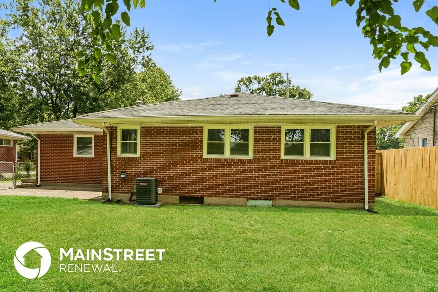 Building Photo - 2217 Thistledawn Dr