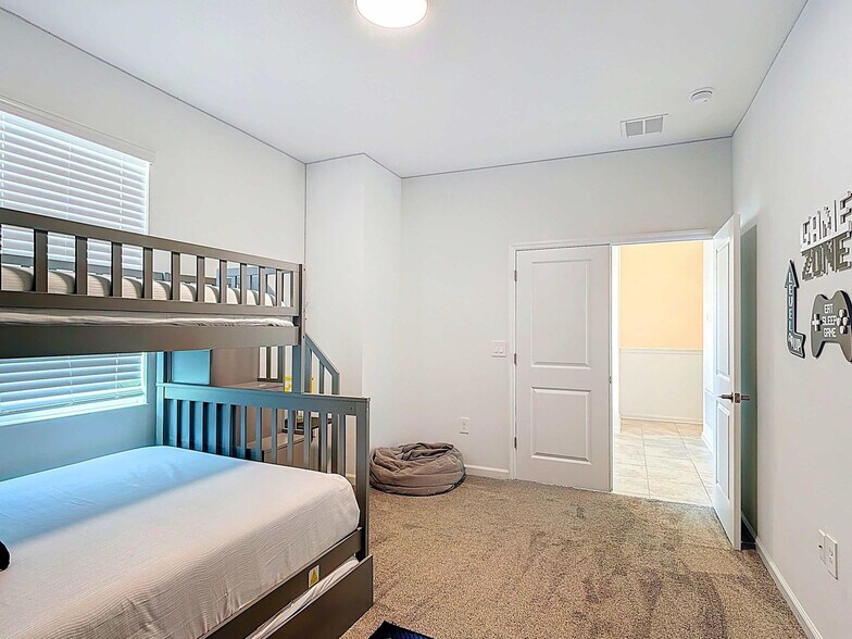 Building Photo - 8863 Cabot Cliffs Dr