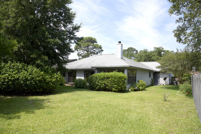 Building Photo - 1129 Troon Dr E