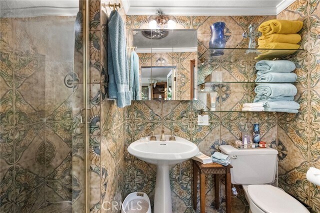 Building Photo - 486 Holly St