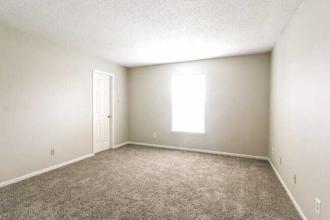 Building Photo - 3 Bedroom Home in Stansbury Community