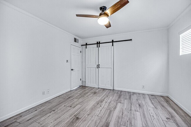 Building Photo - Now Leasing & Ready for immediate move in! HUGE POOL – Fully Updated Scottsdale Home!