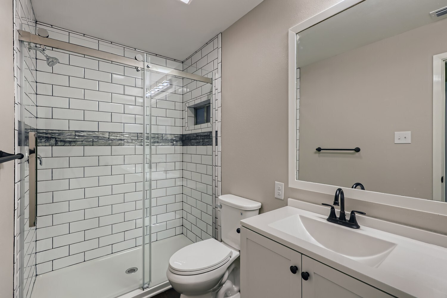master bath - 225 Seford Dr