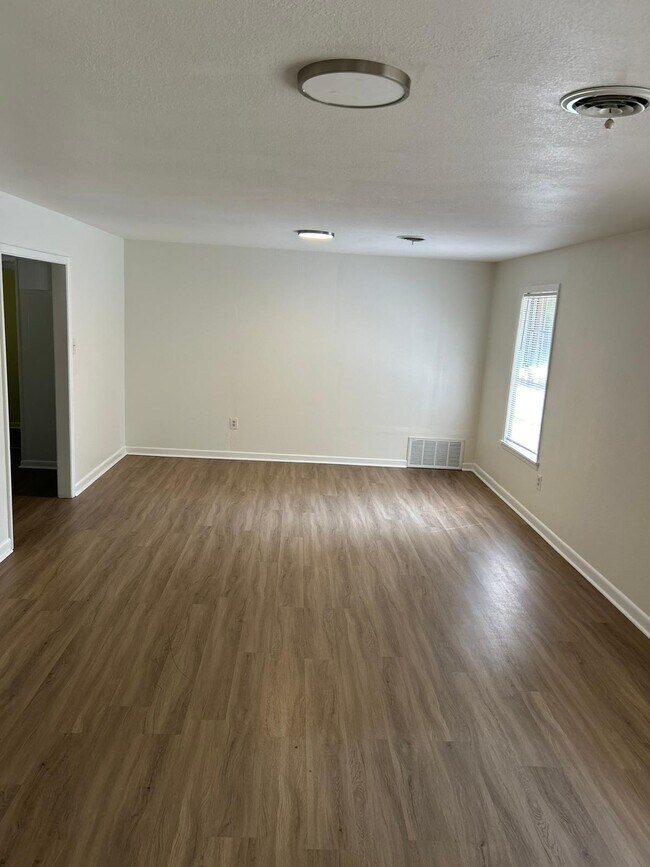 Building Photo - 2900 S Garrett Terrace