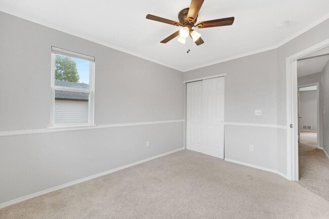 Building Photo - 6510 Stagecoach Ave