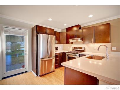 Building Photo - 2042 14th Ave W
