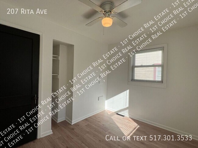 Building Photo - 207 Rita St