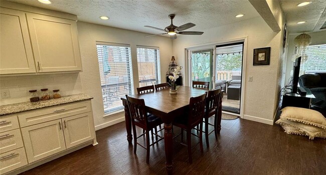Building Photo - 2301 Tredington Ct