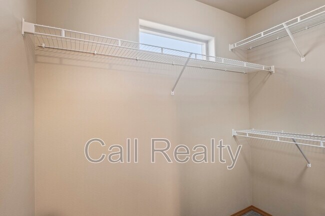 Building Photo - 2714 N Fox Ln