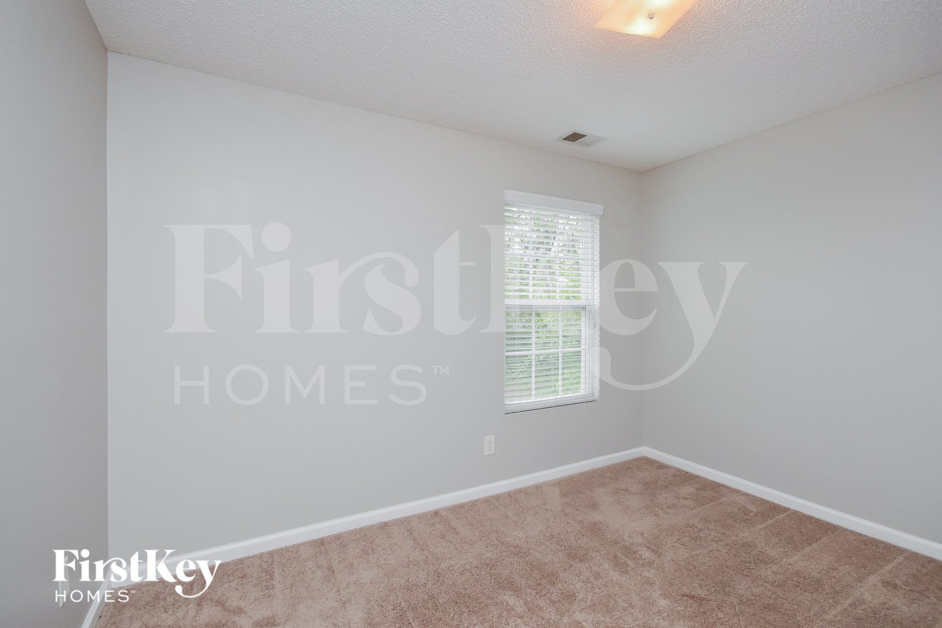 Building Photo - 70 Fieldview Ln