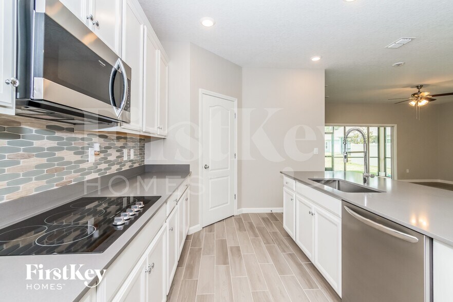 Building Photo - 10155 Pavnes Creek Dr