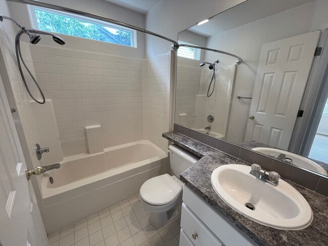 Building Photo - Fantastic Bethany Home with Attached Garag...