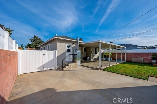 Building Photo - 5049 Adenmoor Ave