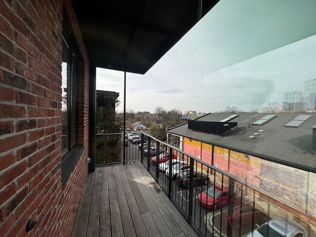 Building Photo - $500 off June! Call for details.