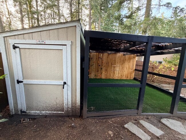 Building Photo - 1620 Ash St