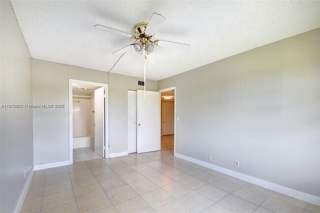 Building Photo - 114 Lake Anne Dr