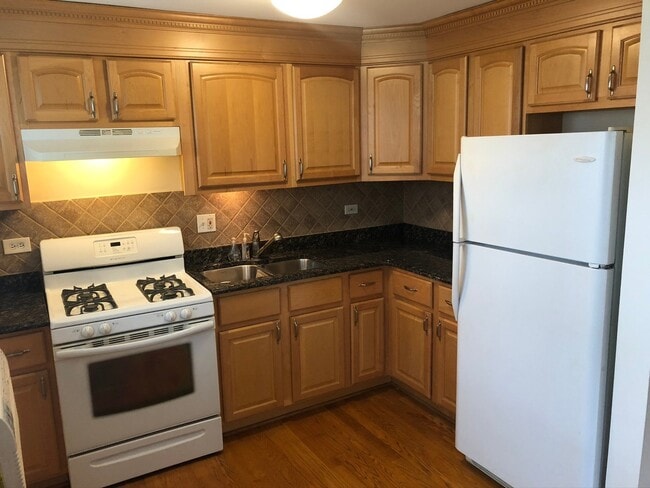 Building Photo - 4938 N Leonard Dr